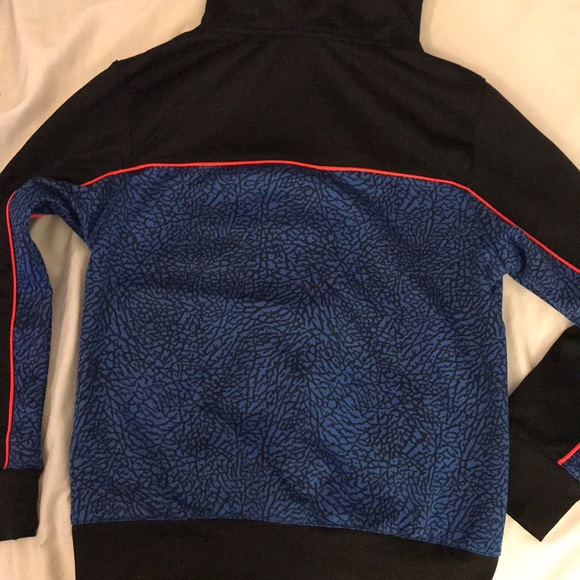 Boys Nike Therma-Fit Hoodie - Size Medium - Picture 4 of 4